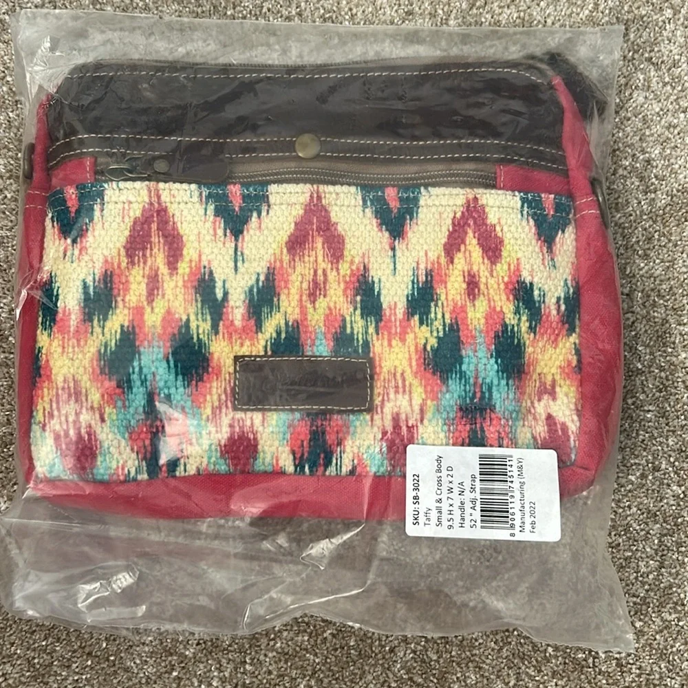 Taffy Upcycled Colorful Crossbody Fuchsia Canvas Leather Sixtease Bag